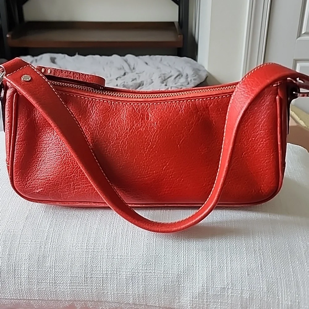 Used tomatoes red shoulder bag